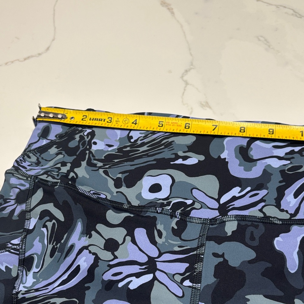 lululemon athletica Camouflage Leggings - Black and Blue - Picture 8 of 14